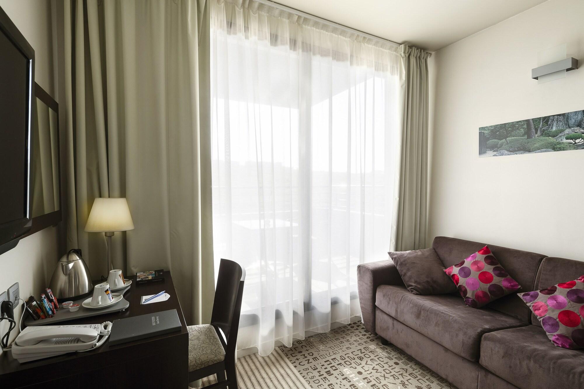 Mercure Aix-En-Provence La Duranne Gare Tgv Zewnętrze zdjęcie